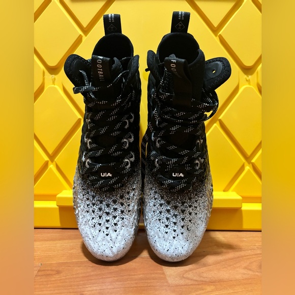 Women's UA Spotlight Clone MC Football Cleats NEW Size 10 - Picture 2 of 7